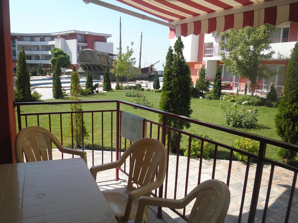 Private Apartments In Privilige Fort Beach Elenite Exterior foto