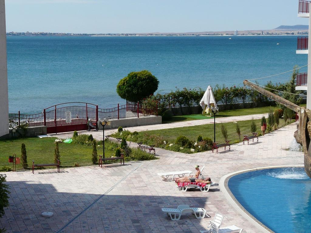 Private Apartments In Privilige Fort Beach Elenite Exterior foto